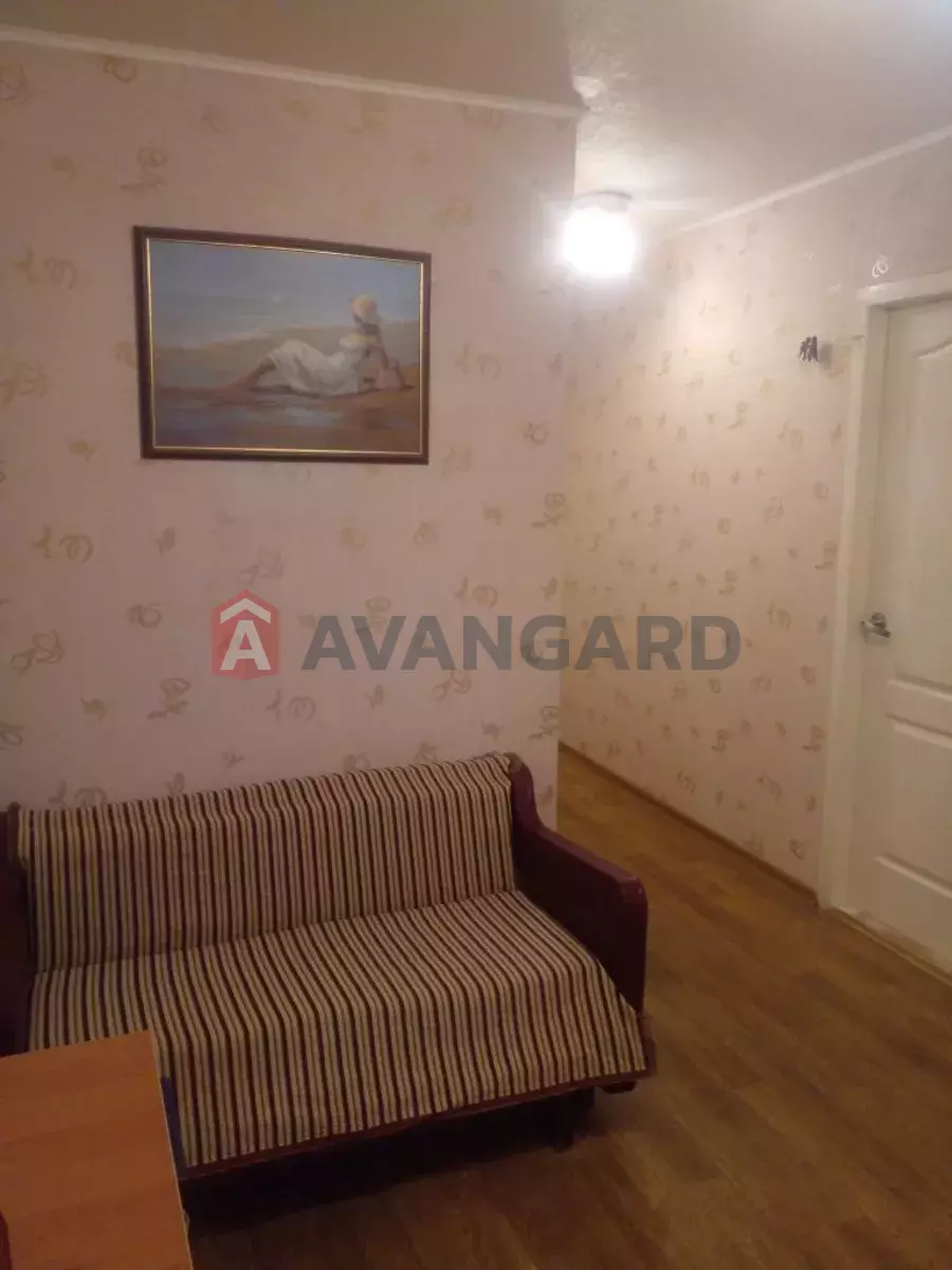 3 ��. ��������, 82/-/9 ��. �., 16/17 ������ ���� 8