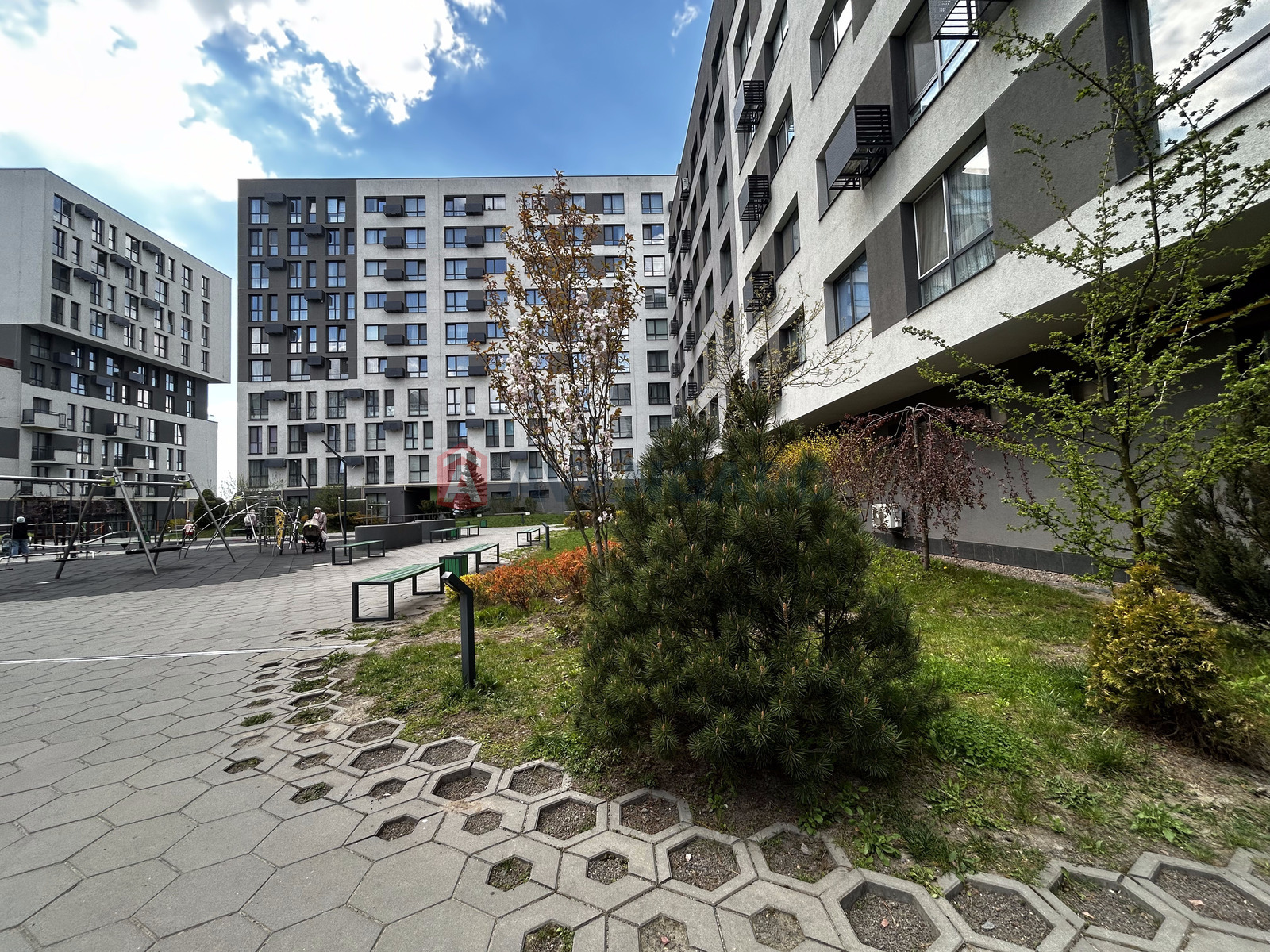 1 ����. ��������, 43/20/13 ��. �., 5/10 ���� ���� 19