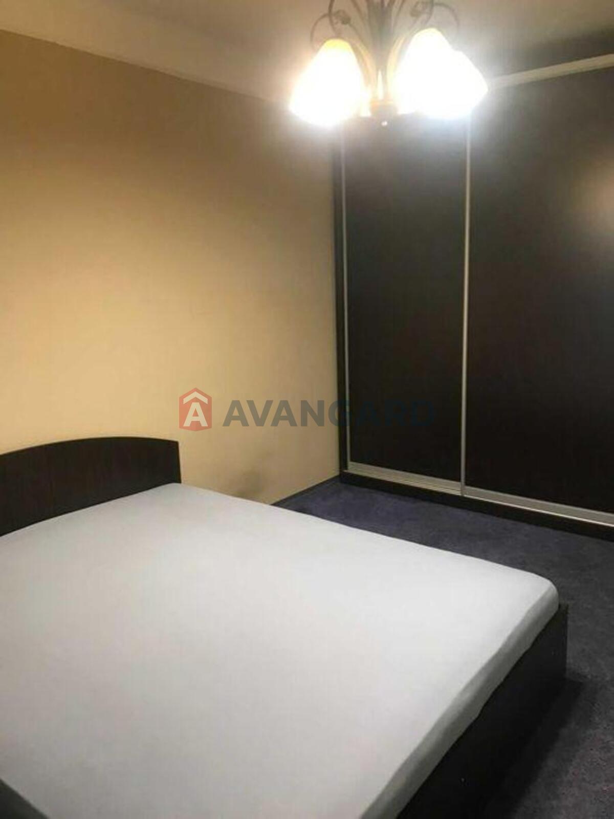 3 ��. ��������, 78/-/8 ��. �., 1/5 ������ ���� 4