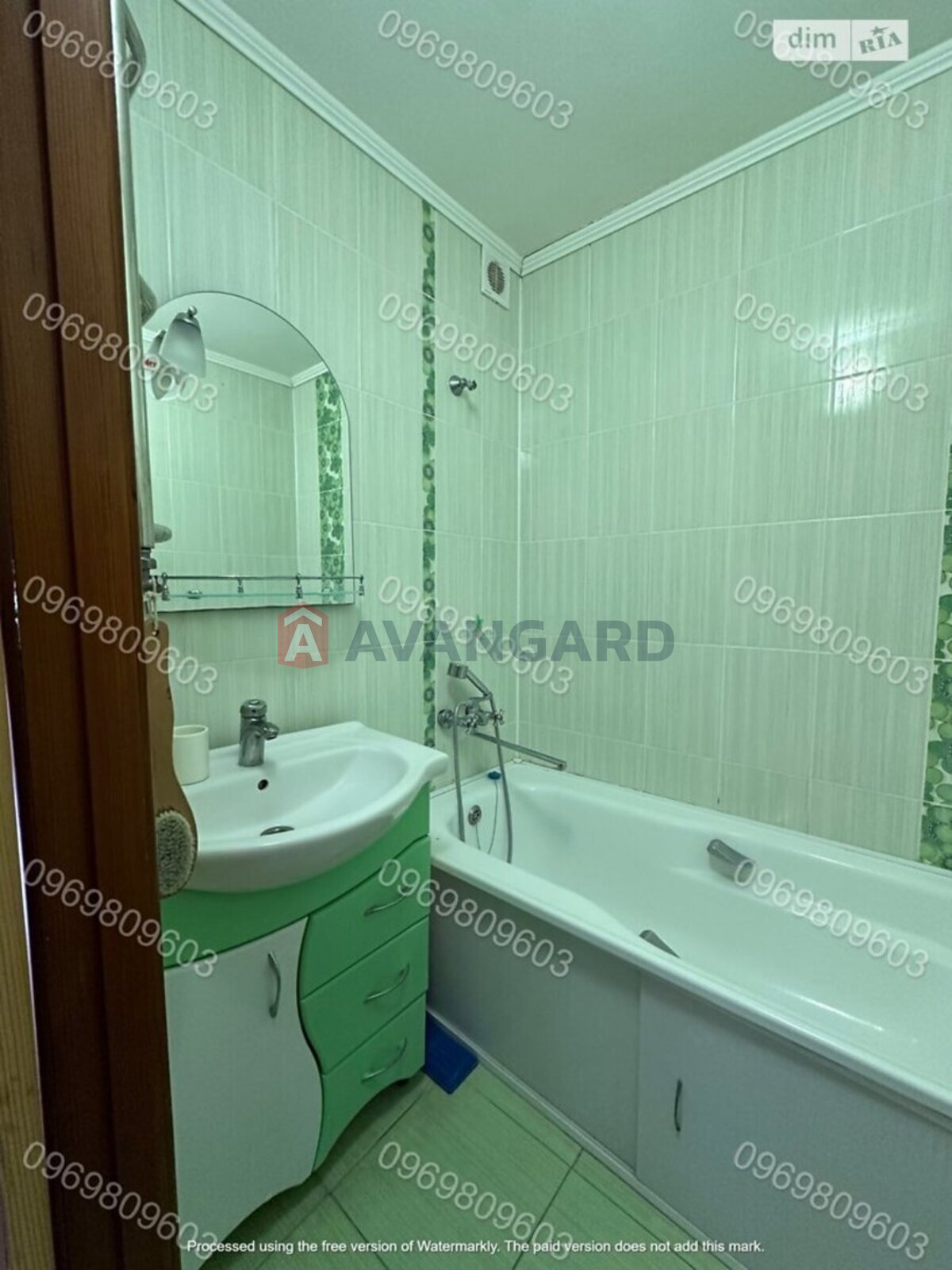 4 ��. ��������, 83/54/8 ��. �., 4/9 ������ ���� 3