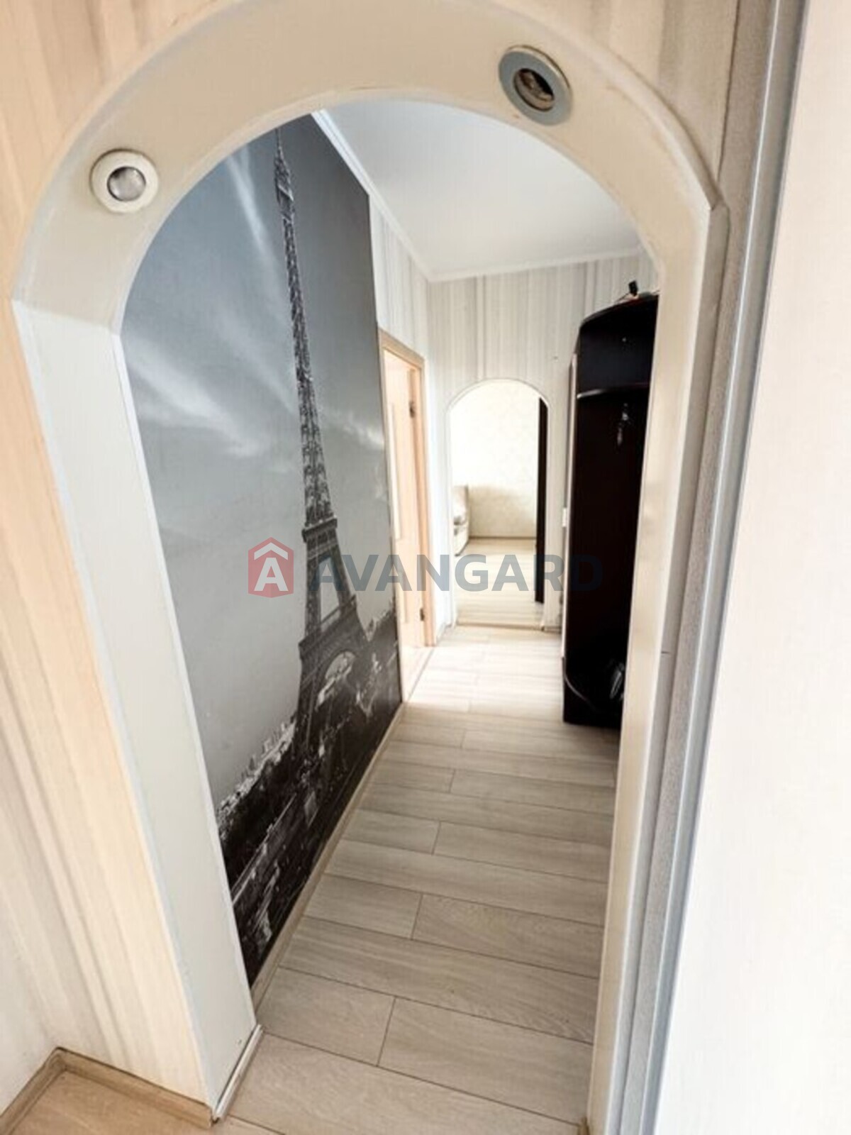 2 ����. ��������, 52/-/17 ��. �., 10/10 ���� ���� 4