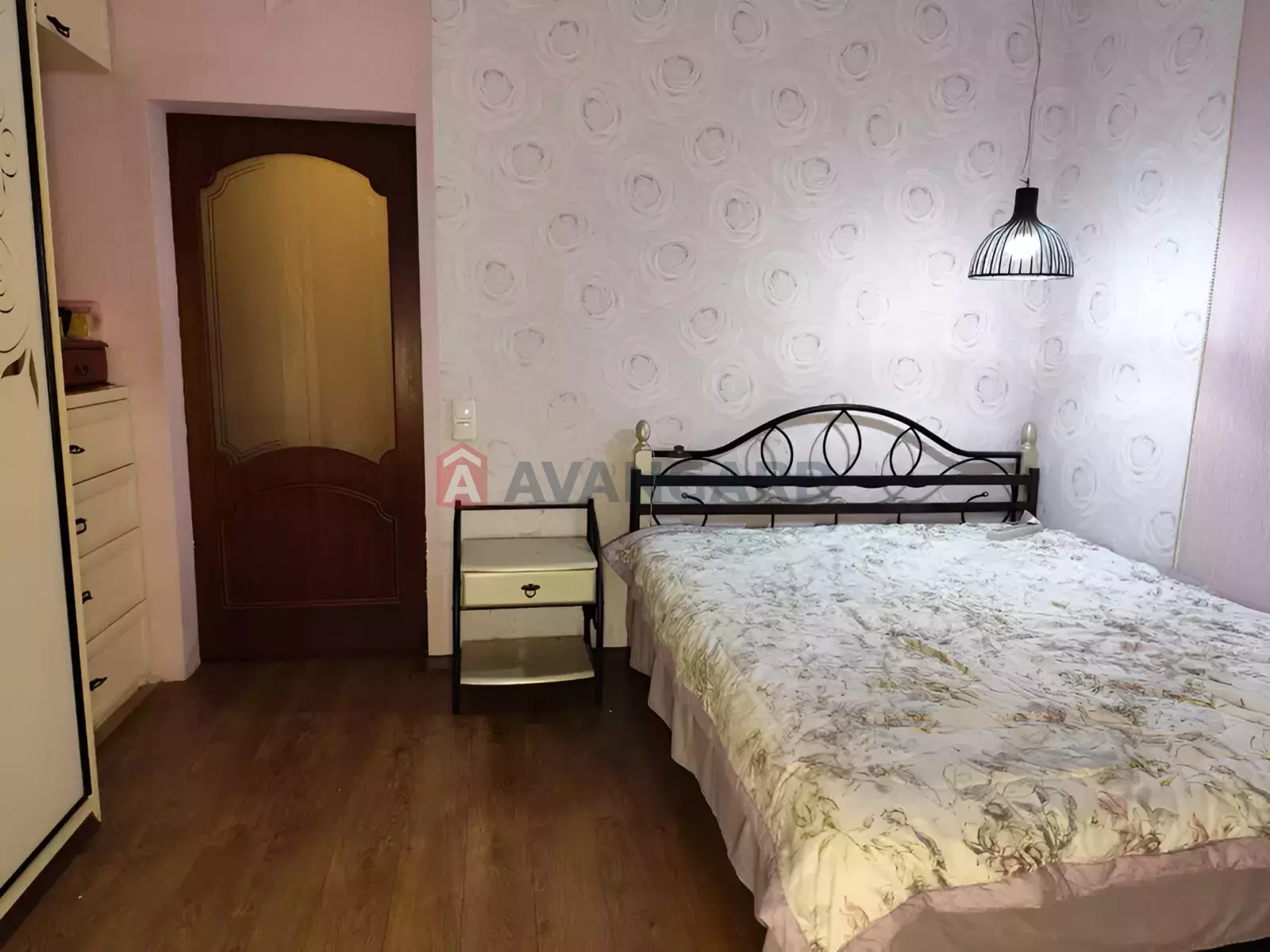 2 ��. ��������, 83/45/18 ��. �., 9/13 ������ ���� 1