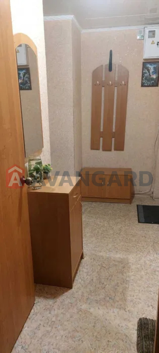 2 ��. ��������, 42/-/6 ��. �., 5/5 ������ ���� 8