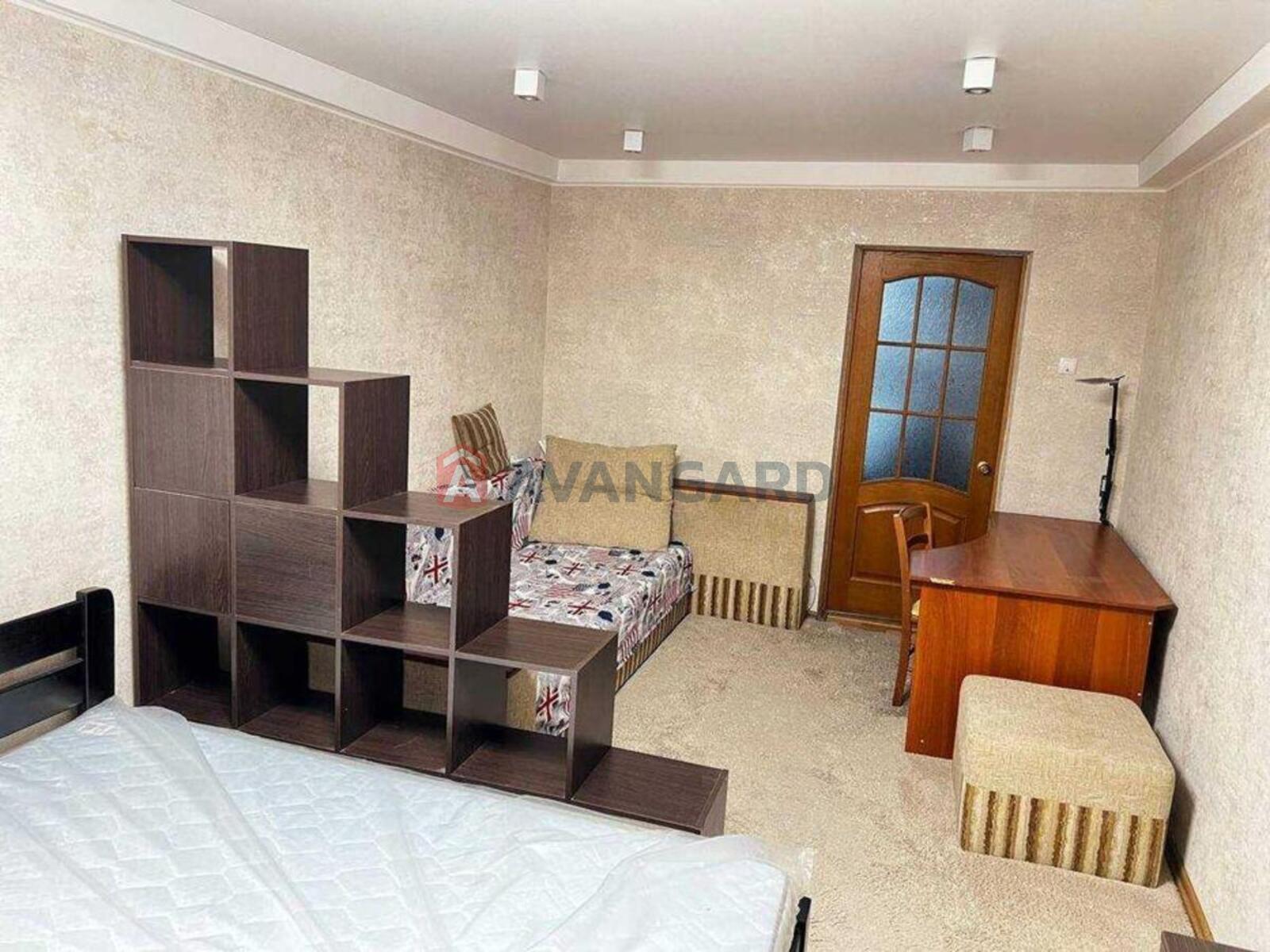 1 ��. ��������, 42/-/7 ��. �., 7/9 ������ ���� 4