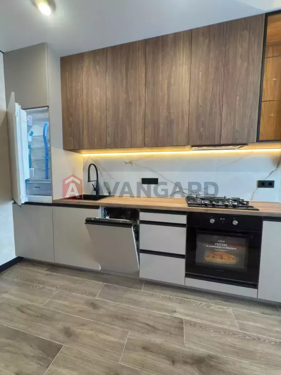 1 ��. ��������, 44/17/18 ��. �., 9/10 ������ ���� 2