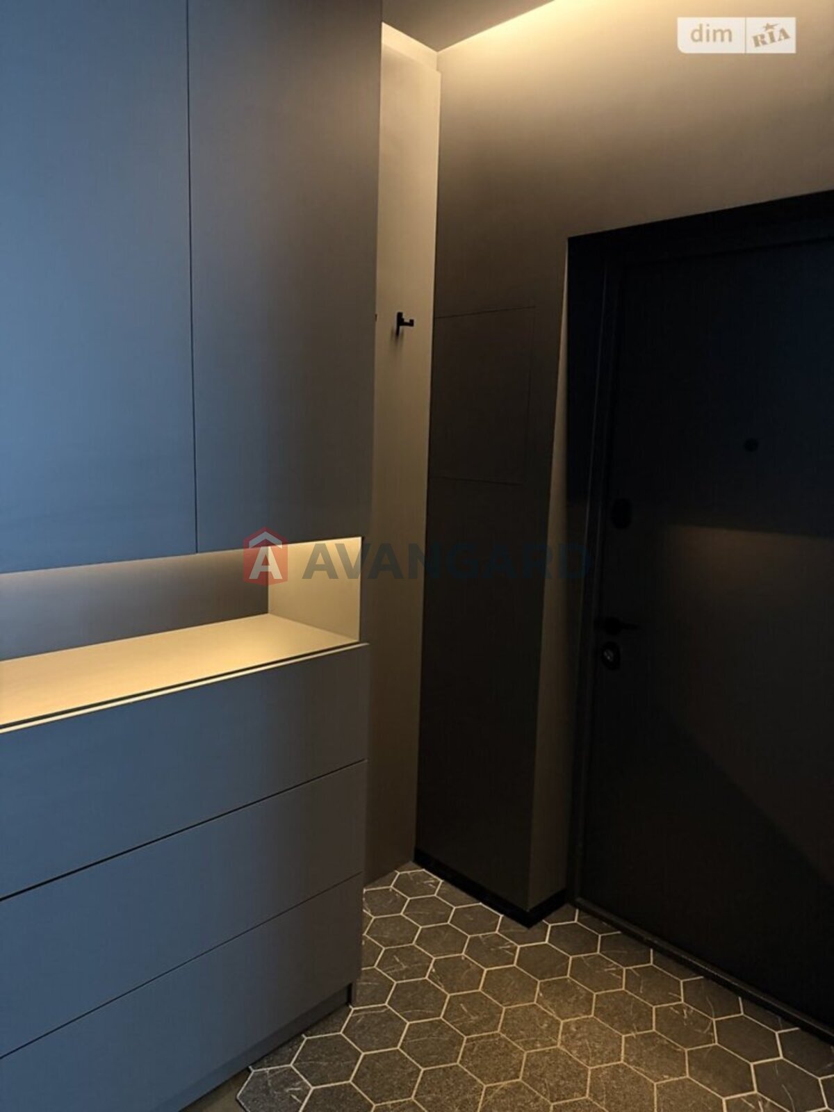 1 ��. ��������, 53/53/6 ��. �., 3/10 ������ ���� 3