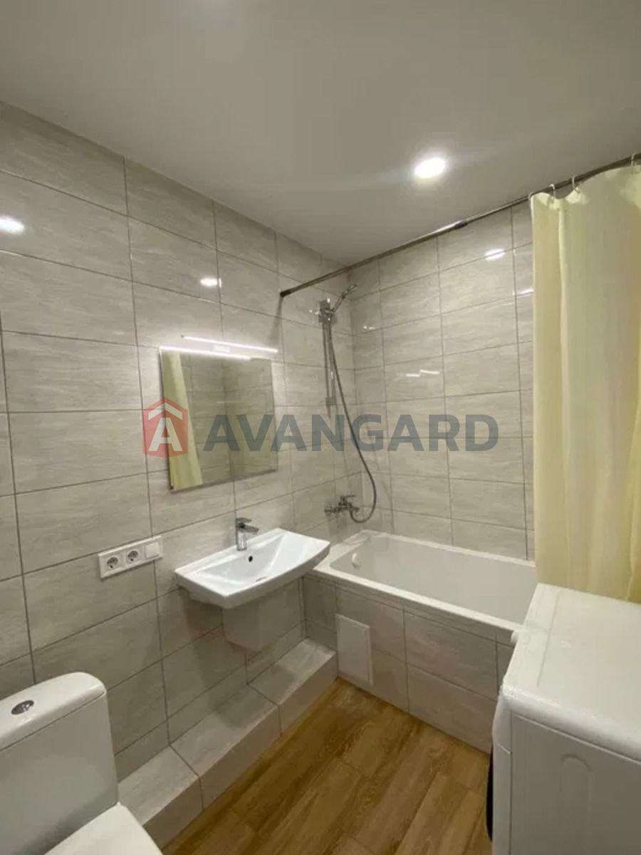 1 ��. ��������, 40/-/10 ��. �., 3/24 ������ ���� 14