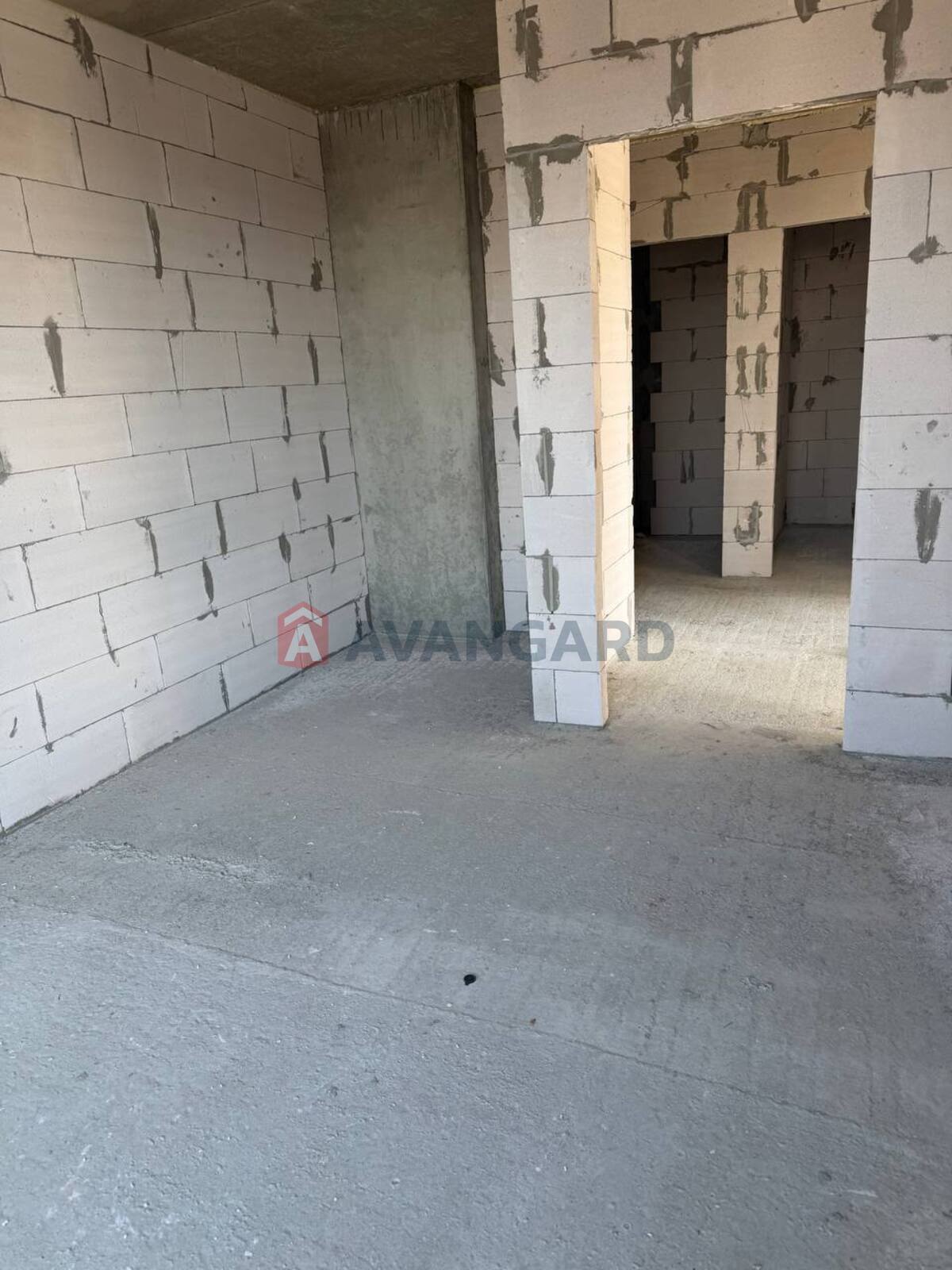 3 ��. ��������, 84,89/46,43/14,81 ��. �., 5/9 ������ ���� 6