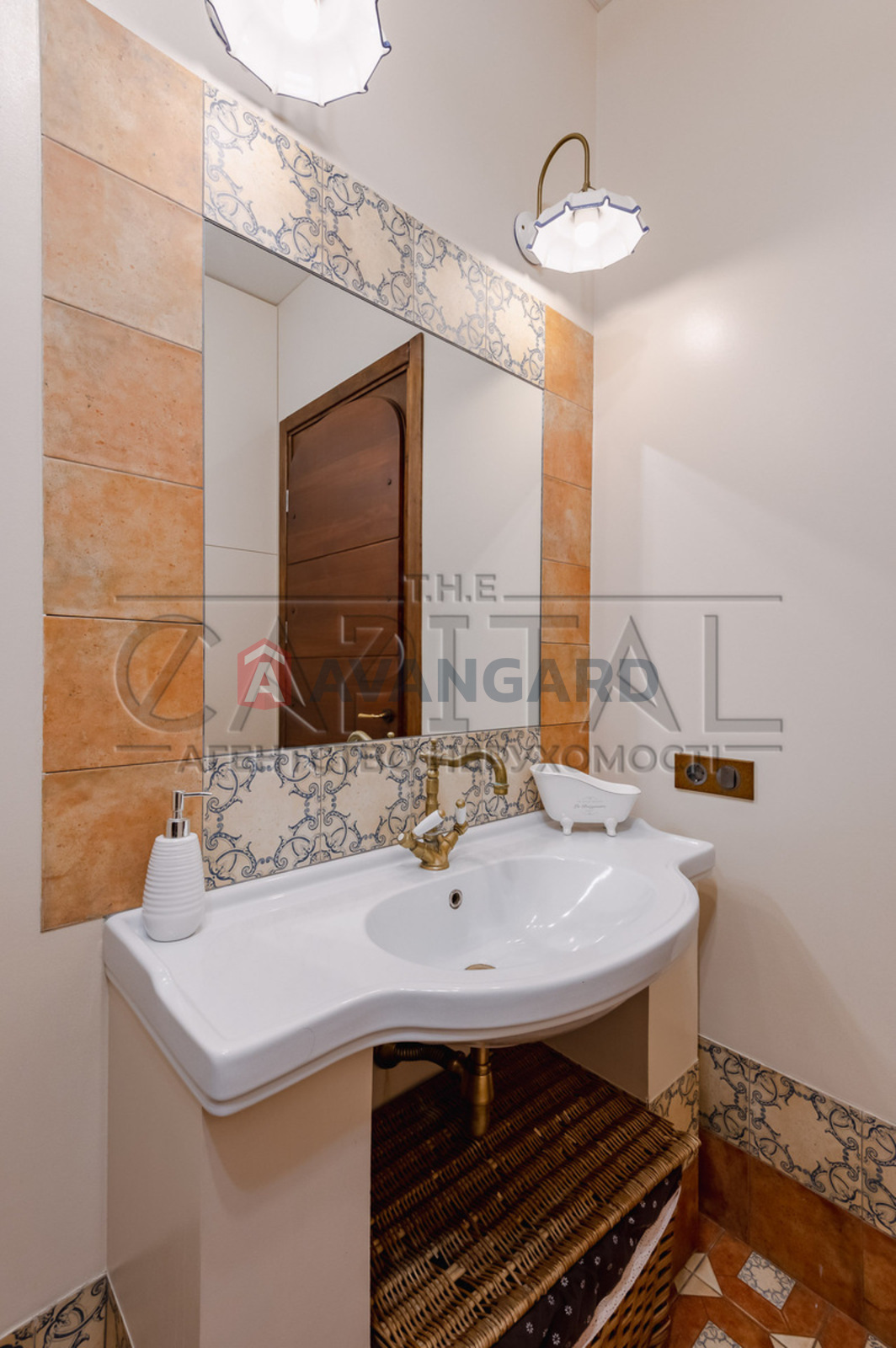 4 ��. ��������, 160/80/40 ��. �., 8/25 ������ ���� 24