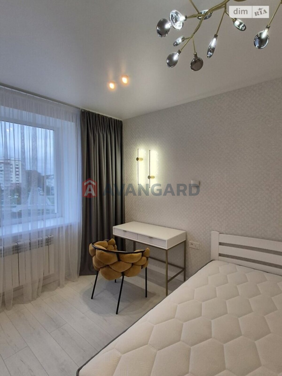 1 ��. ��������, 48/18/13 ��. �., 4/8 ������ ���� 7