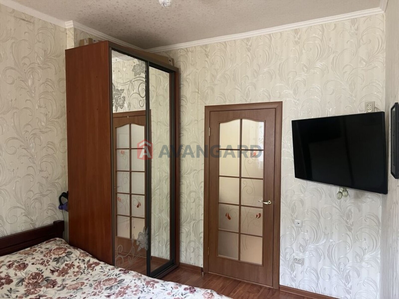 3 ��. ��������, 75/-/9 ��. �., 2/4 ������ ���� 8