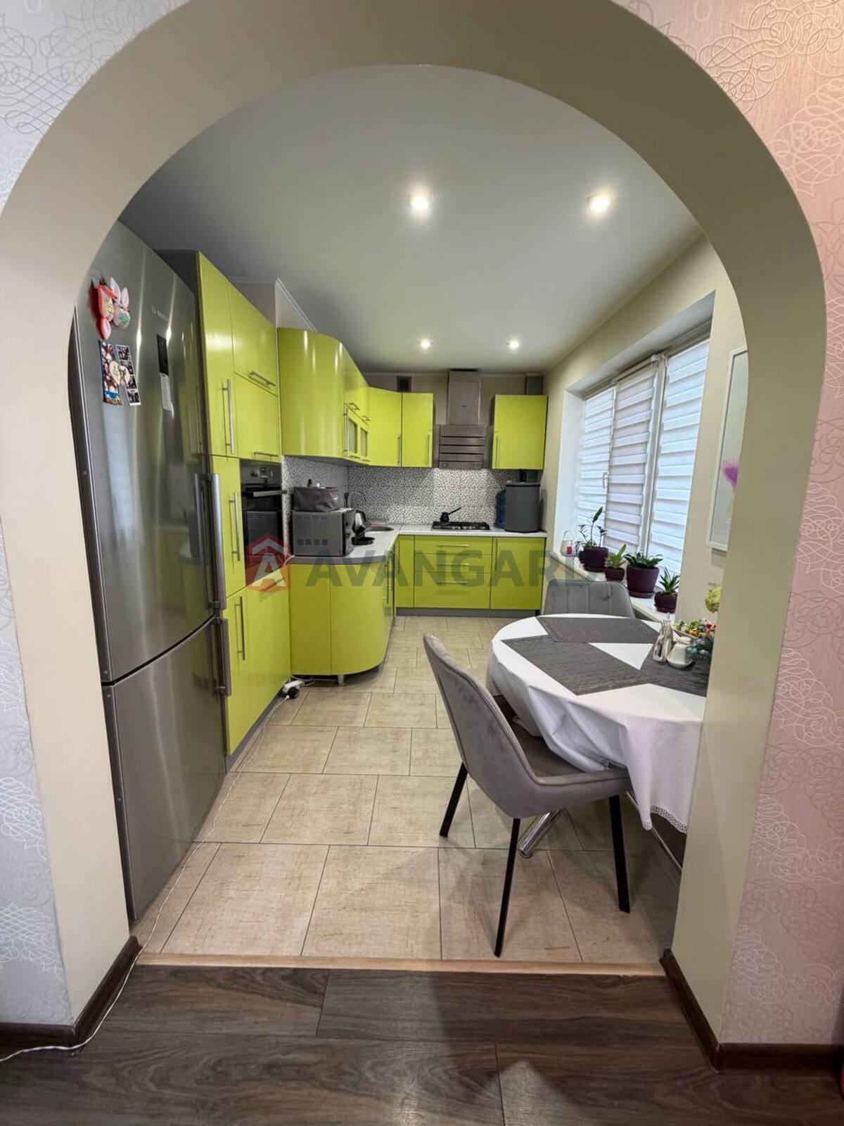 3 ��. ��������, 68/25/9 ��. �., 2/9 ������ ���� 3