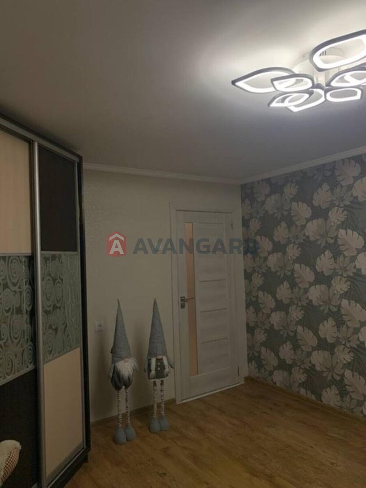 2 ��. ��������, 50/-/8 ��. �., 2/15 ������ ���� 3