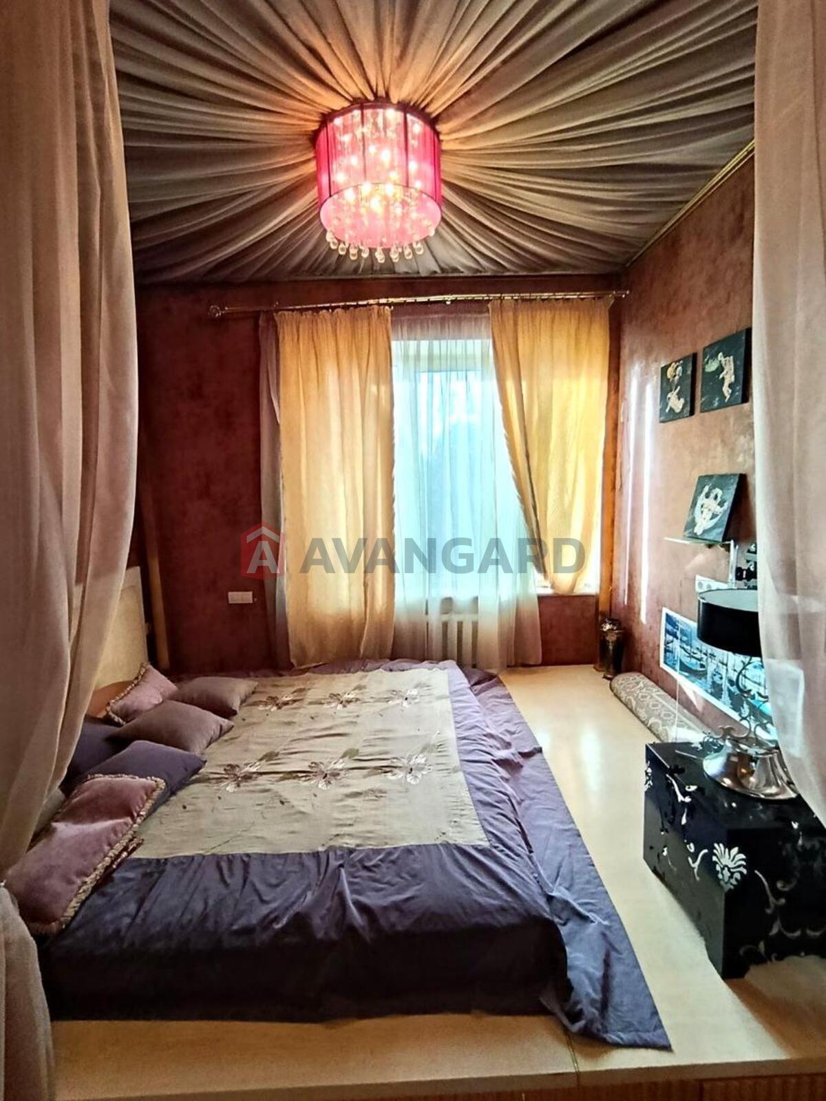 4 ��. ��������, 130/80/7 ��. �., 4/4 ������ ���� 3