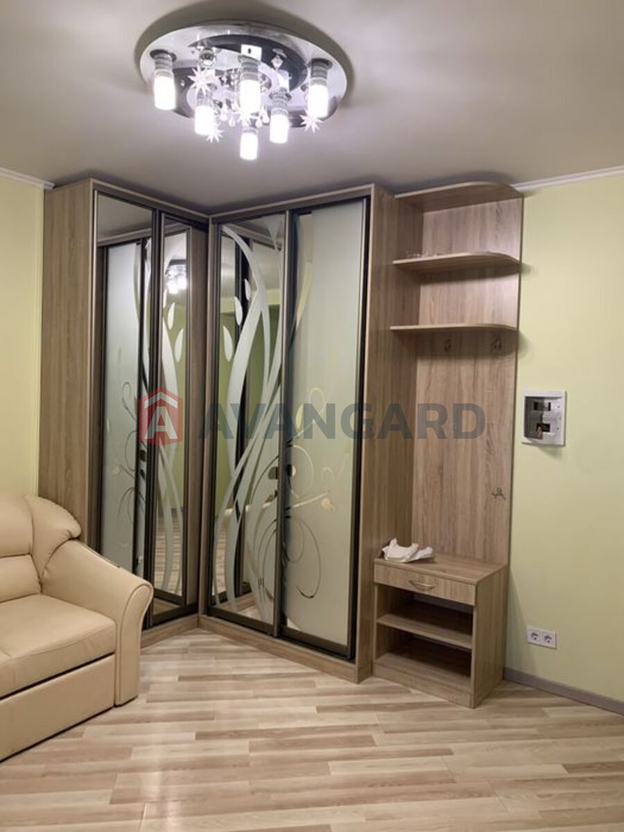 1 ����. ��������, 44/-/10 ��. �., 2/10 ���� ���� 4