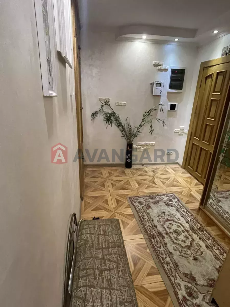 4 ��. ��������, 121/-/10 ��. �., 17/20 ������ ���� 5