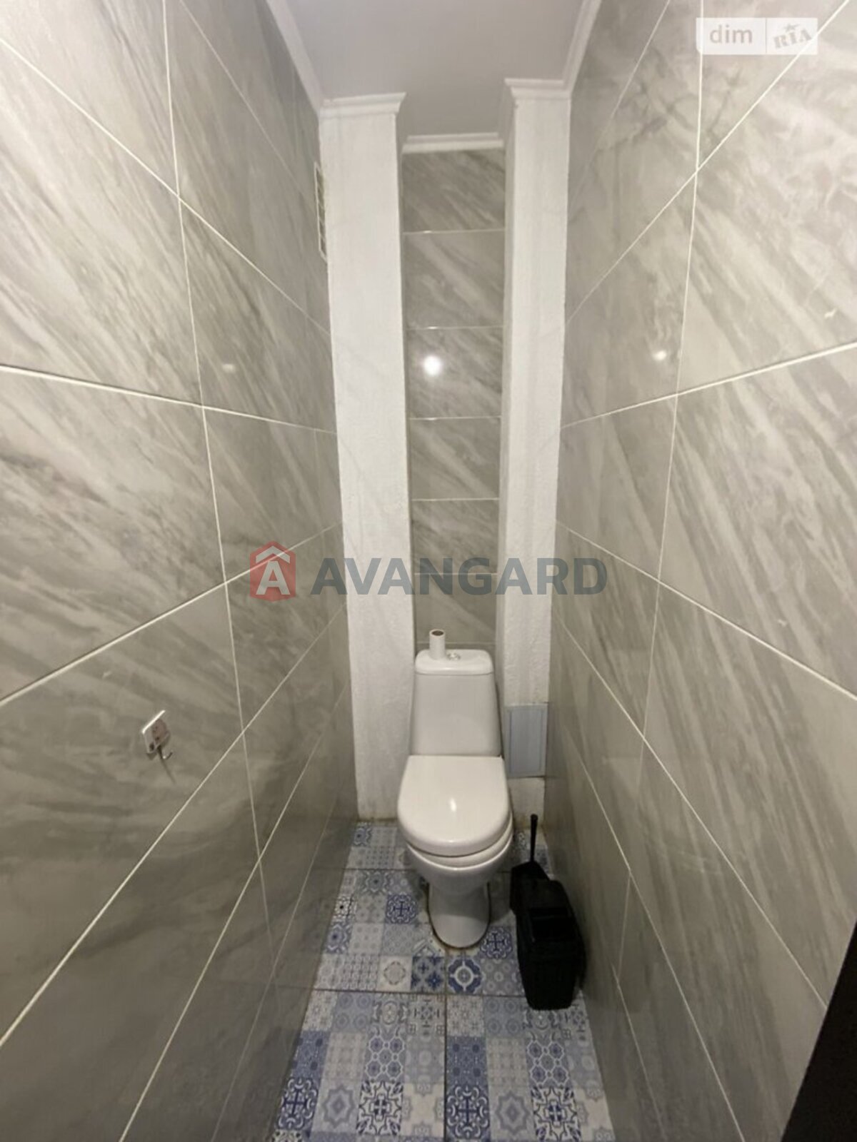 3 ��. ��������, 61/35/10 ��. �., 4/10 ������ ���� 10