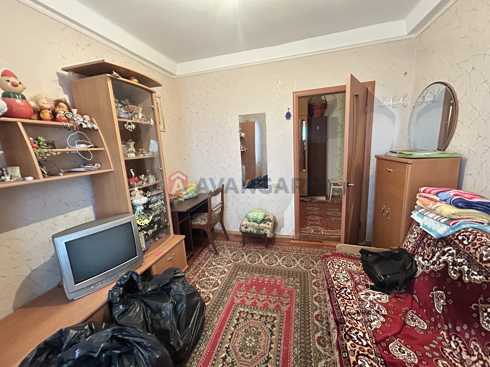 3 . , 70/42/8 . ., 9/9   10