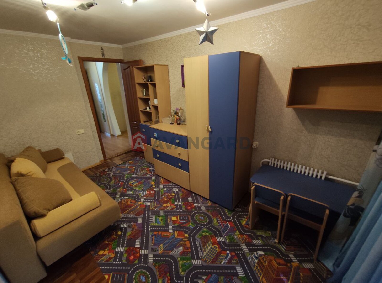 3 ��. ��������, 70/-/25 ��. �., 4/9 ������ ���� 15