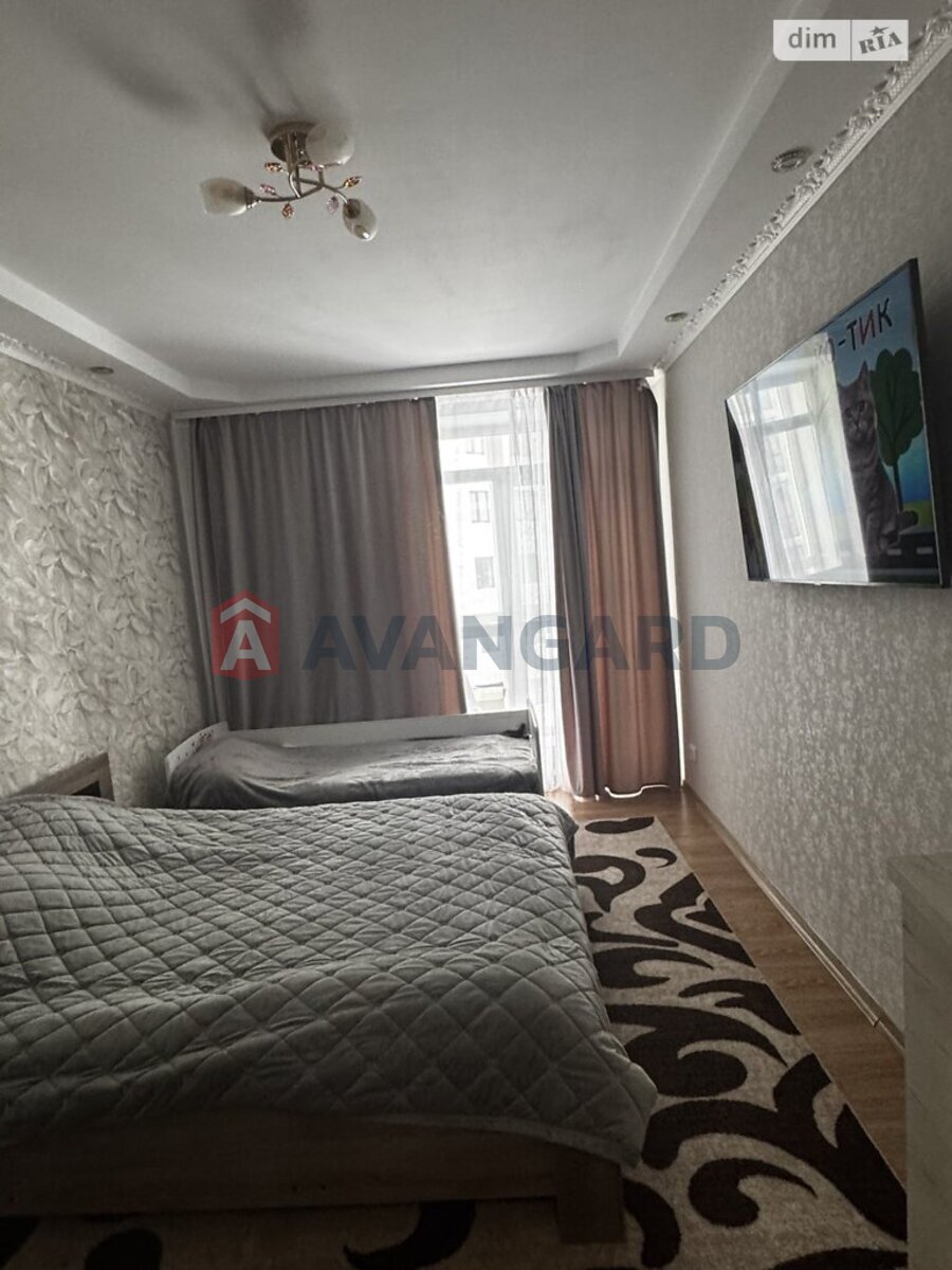 2 ��. ��������, 80/39/14 ��. �., 3/5 ������ ���� 18