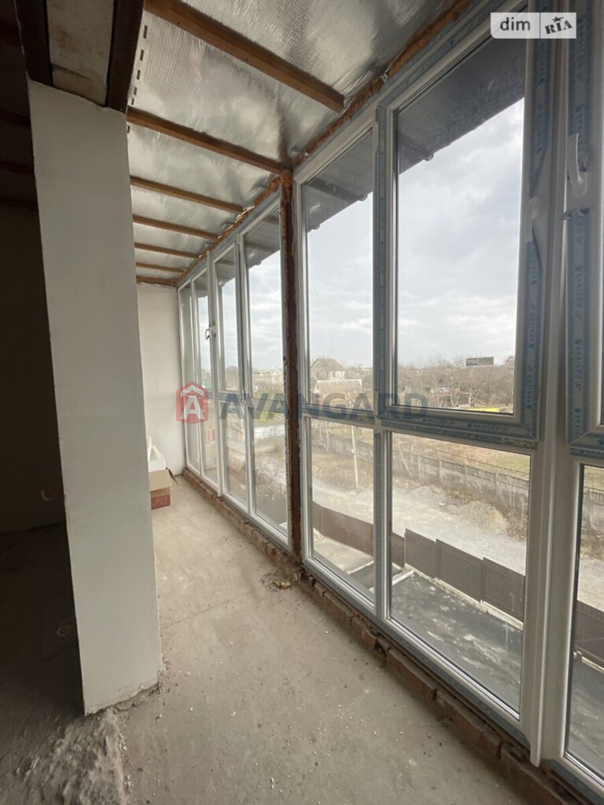 1 ��. ��������, 33/28/4 ��. �., 3/3 ������ ���� 6