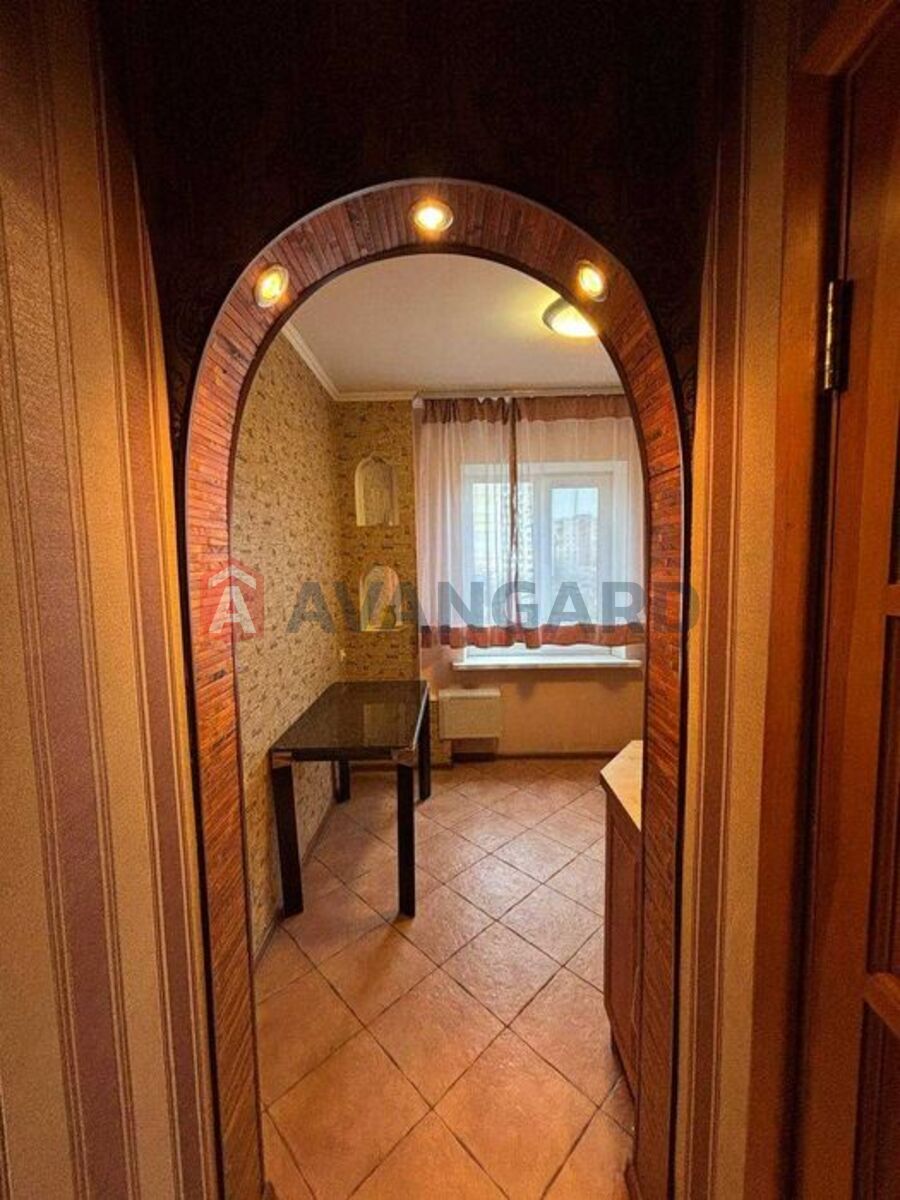 2 ��. ��������, 50/-/7 ��. �., 4/9 ������ ���� 4