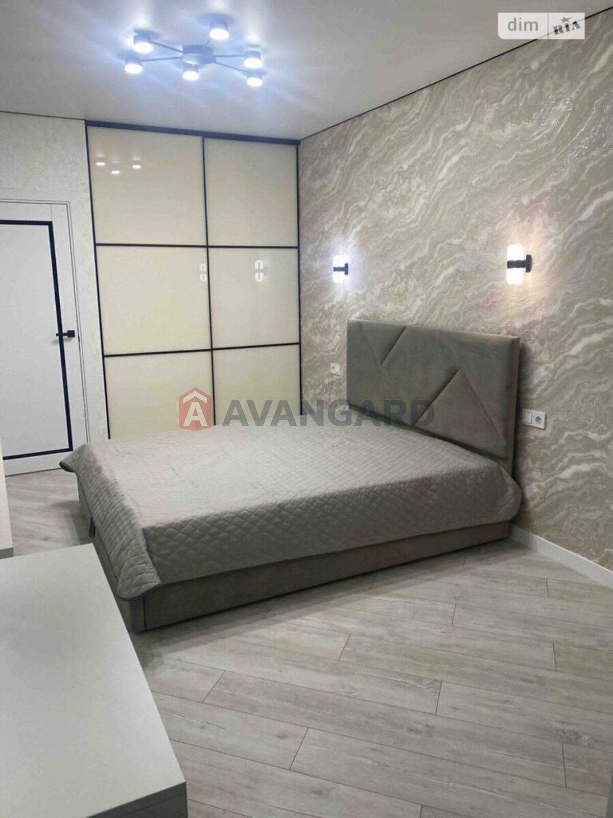 1 ����. ��������, 40/-/11.5 ��. �., 7/11 ���� ���� 3