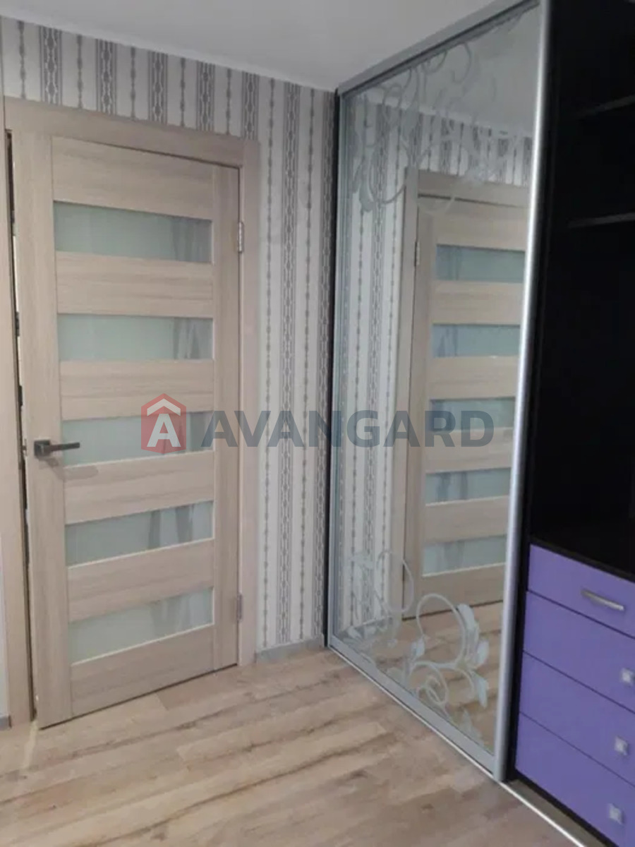 1 ��. ��������, 42/-/11 ��. �., 2/5 ������ ���� 8