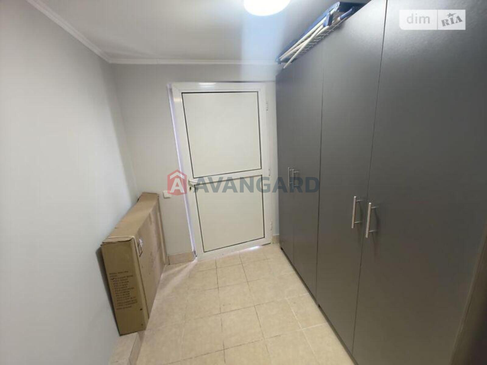 1 ��. ��������, -/-/- ��. �., 1/9 ������ ���� 12