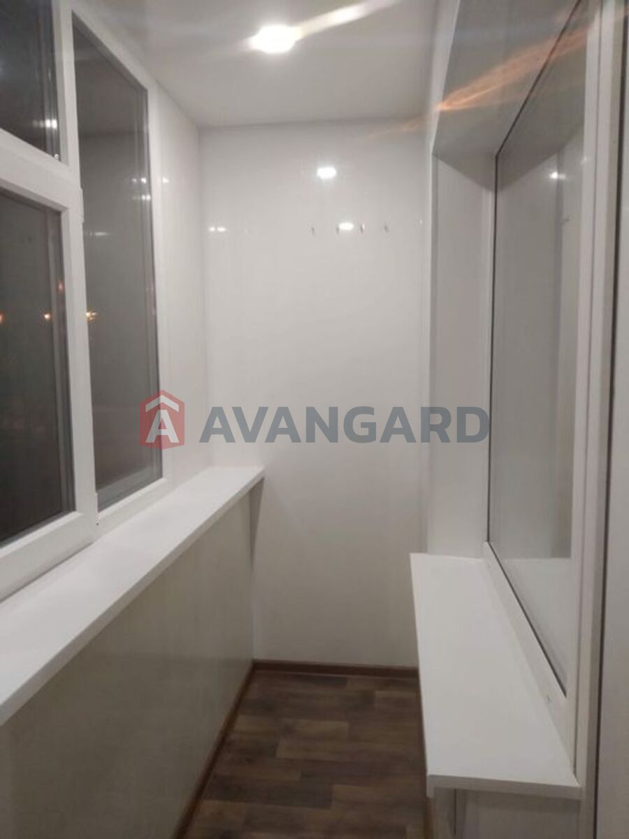 2 ��. ��������, 42/-/6 ��. �., 3/5 ������ ���� 7