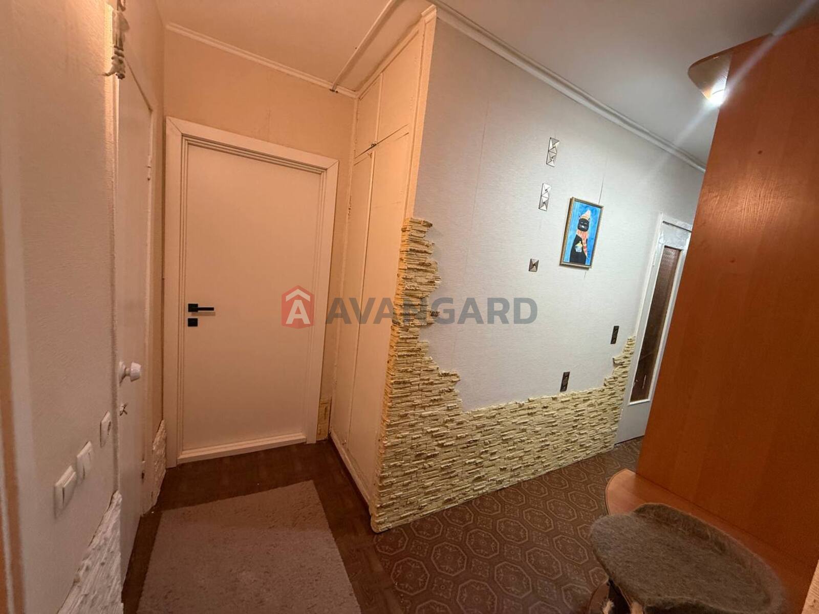 3 ��. ��������, 69/38/10 ��. �., 4/9 ������ ���� 2