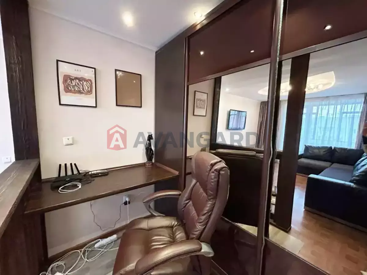 1 ��. ��������, 33/18/6 ��. �., 9/10 ������ ���� 5