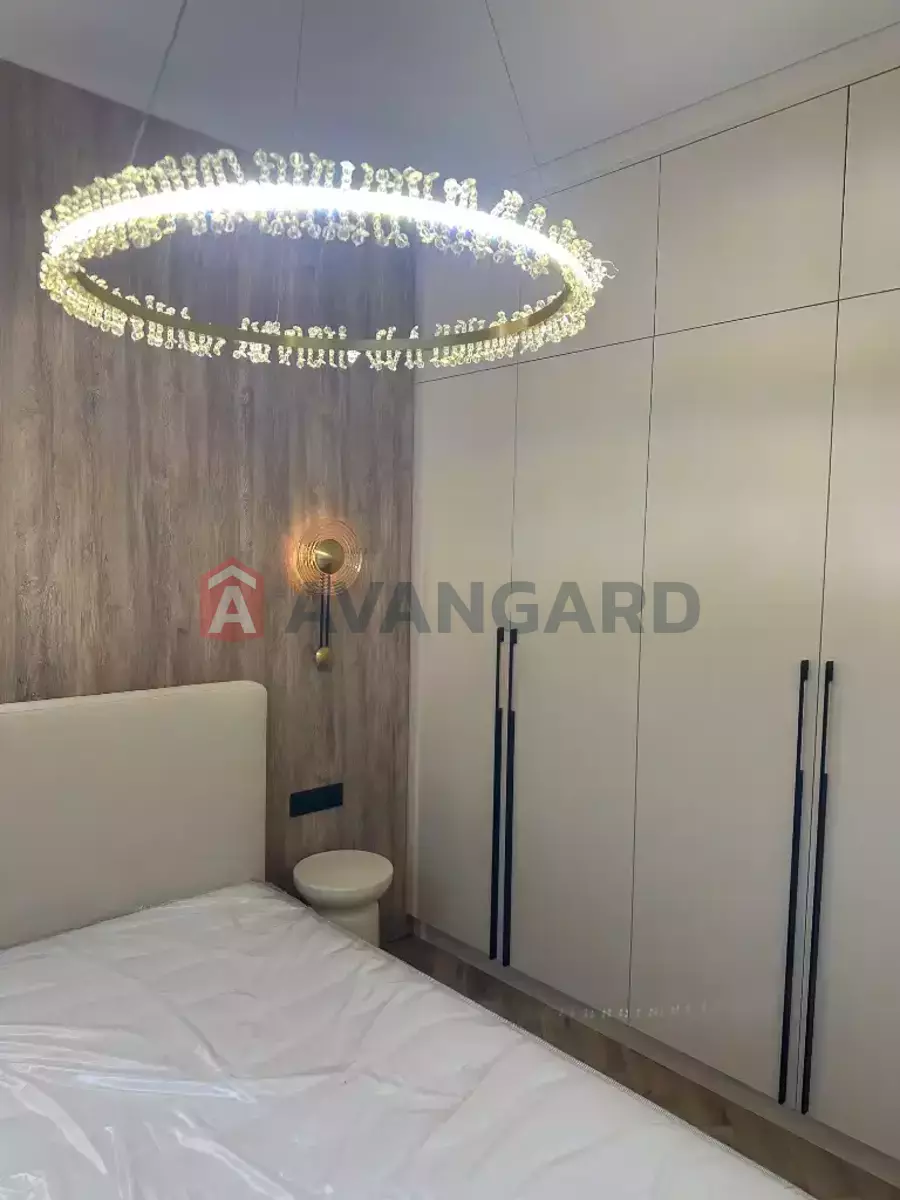 2 ����. ��������, 43/-/- ��. �., 8/10 ���� ���� 13