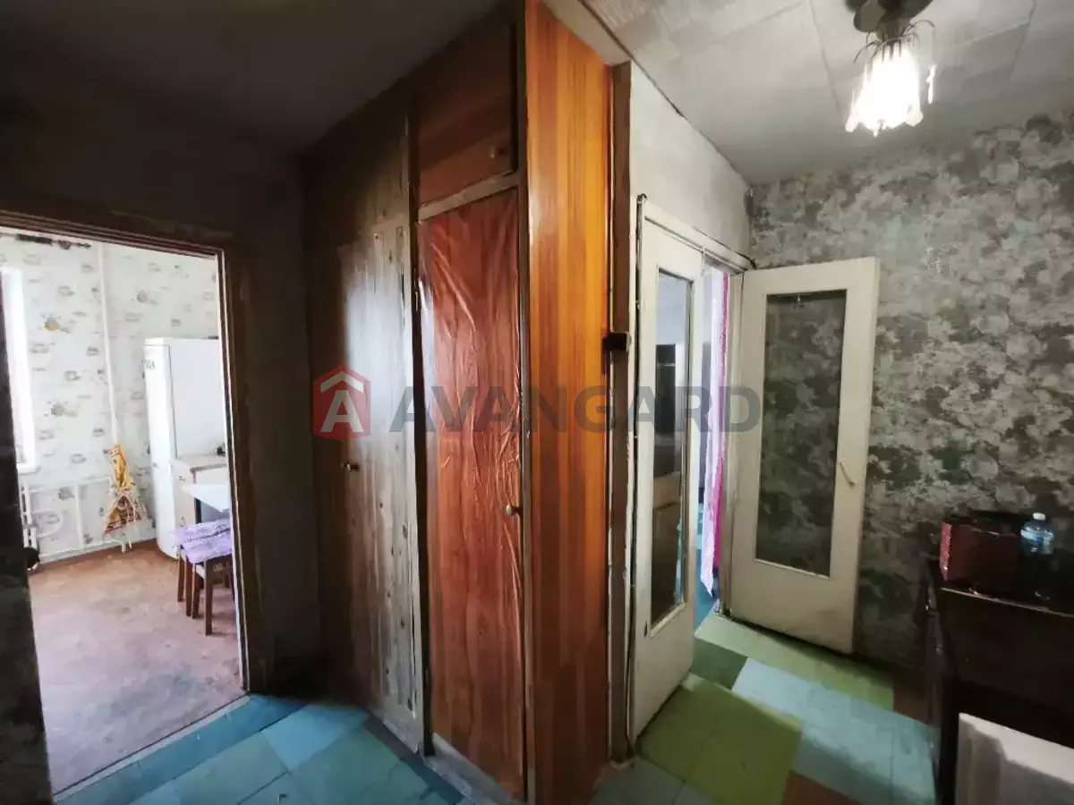 1 ��. ��������, 42/19/7 ��. �., 8/10 ������ ���� 4