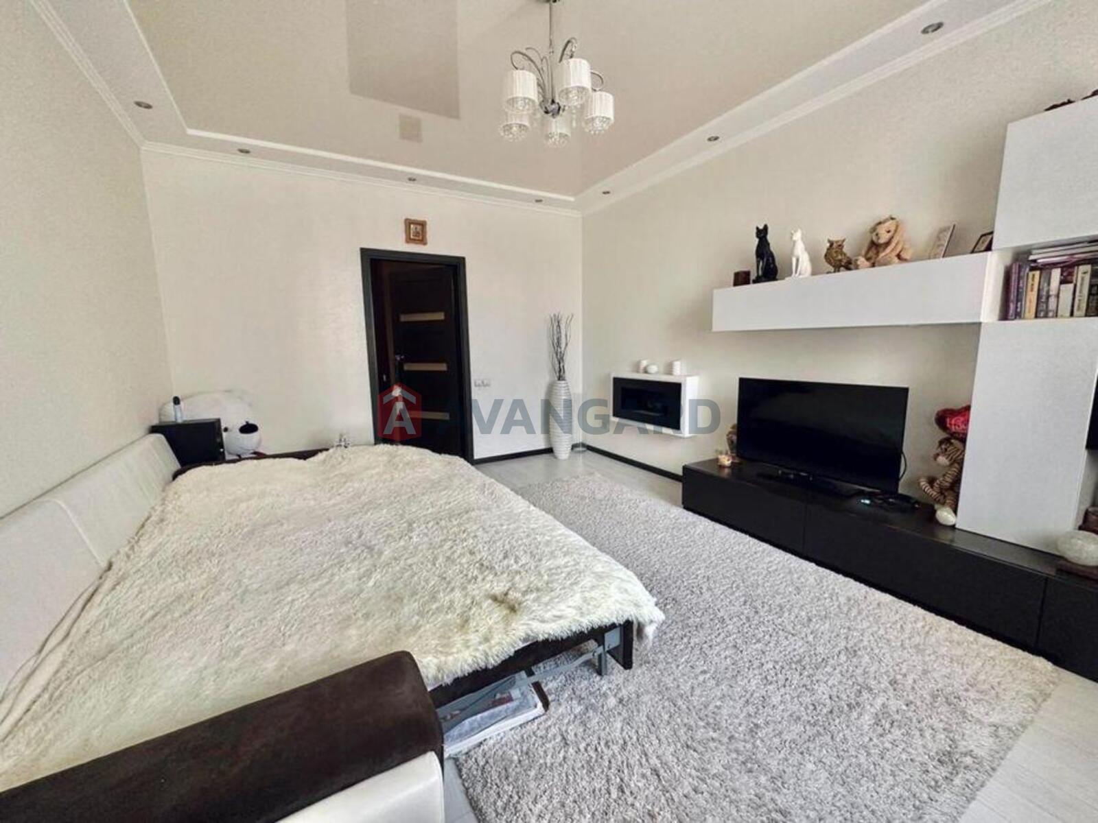 1 ��. ��������, 43/-/14 ��. �., 6/19 ������ ���� 12