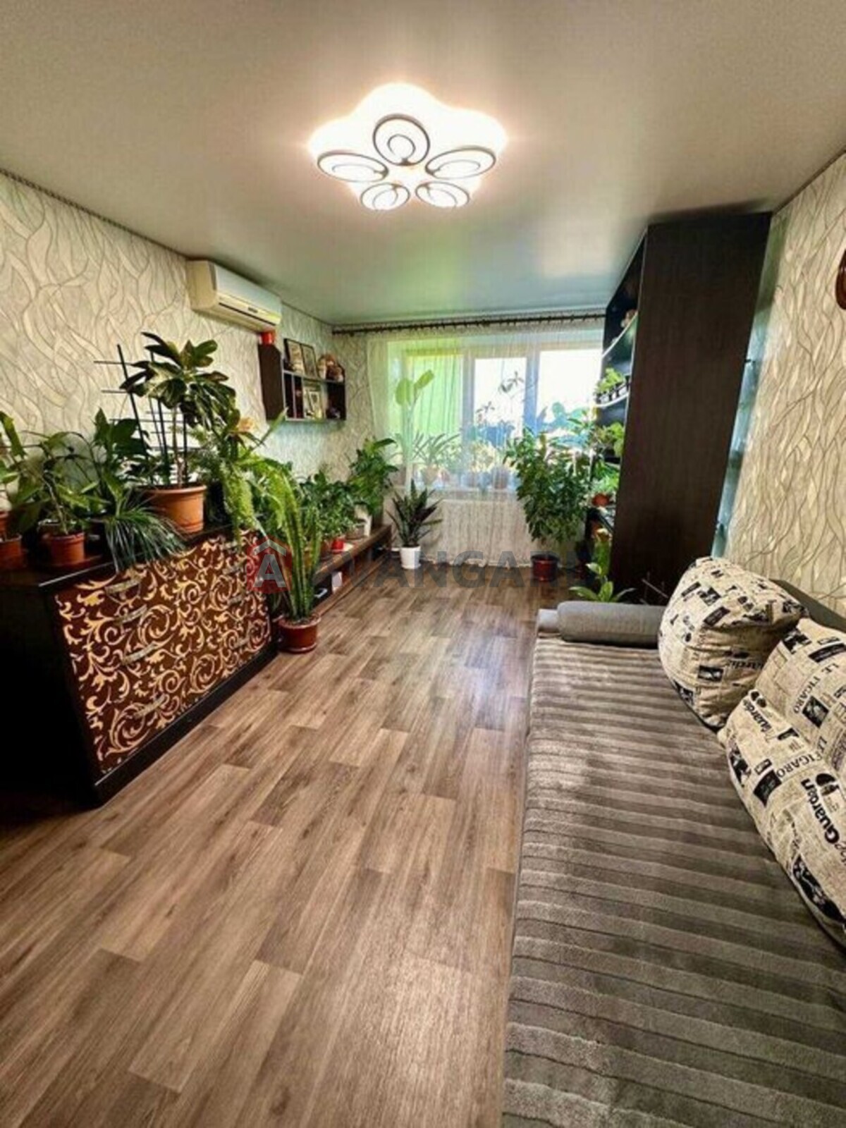 3 ��. ��������, 62/-/6 ��. �., 5/5 ������ ���� 8