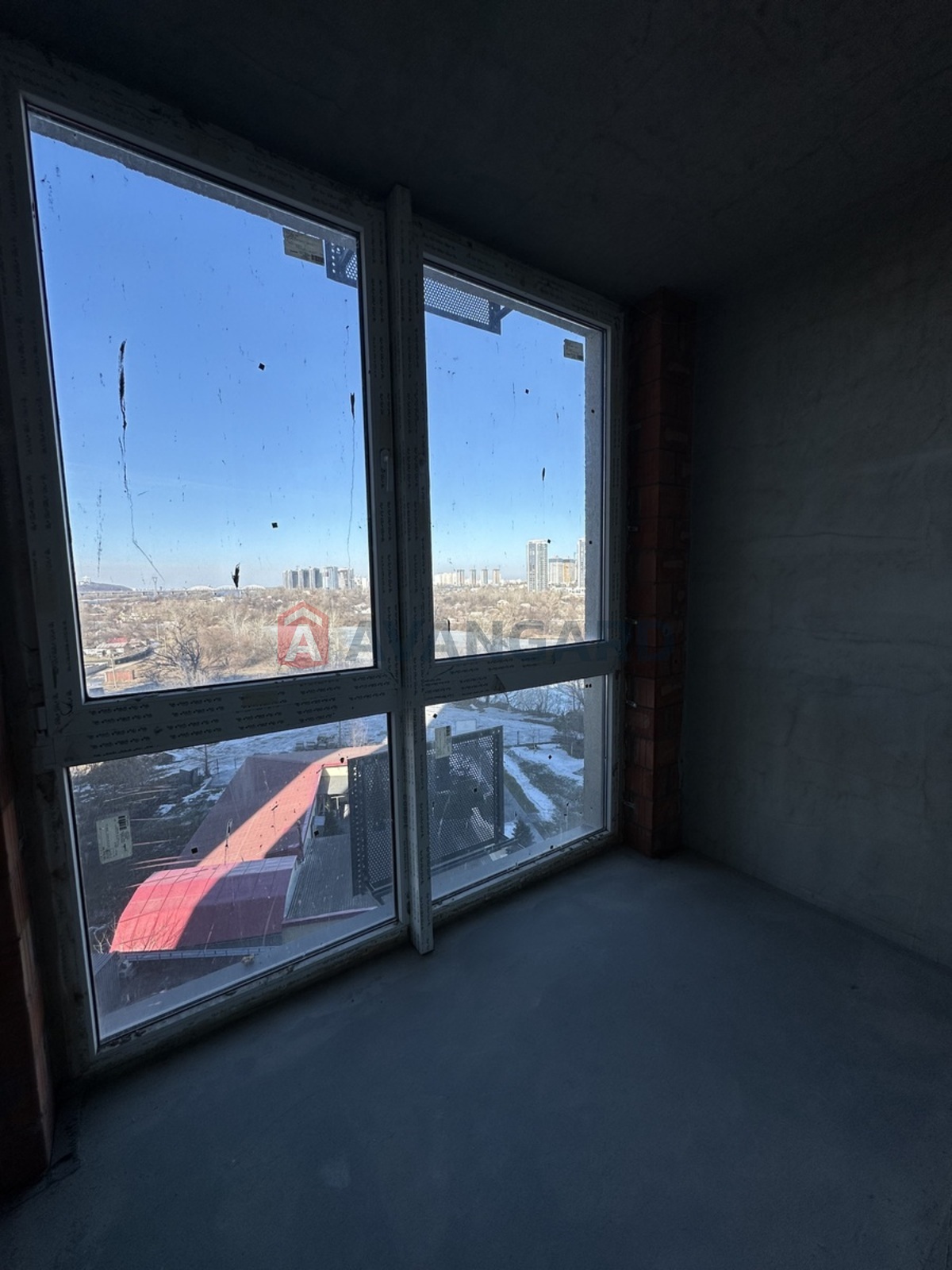 3 ��. ��������, 107/48/33 ��. �., 6/26 ������ ���� 14