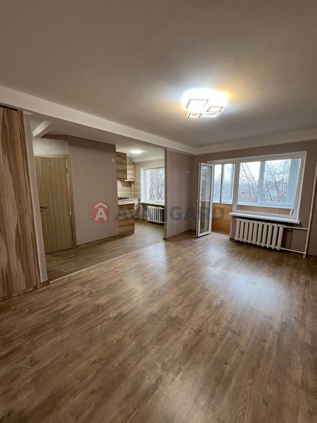 1 ����. ��������, 28,78/15,04/6 ��. �., 4/5 ���� ���� 10