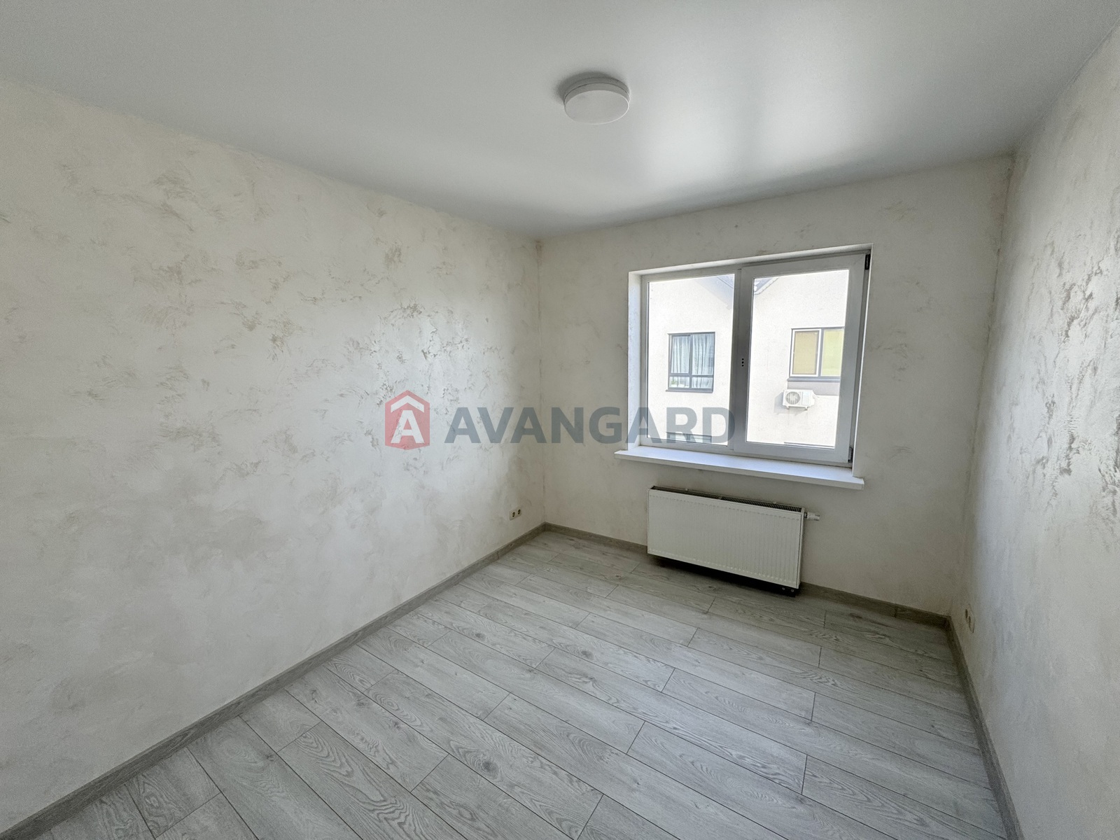 2 ��. ��������, 57/40/10 ��. �., 5/6 ������ ���� 9