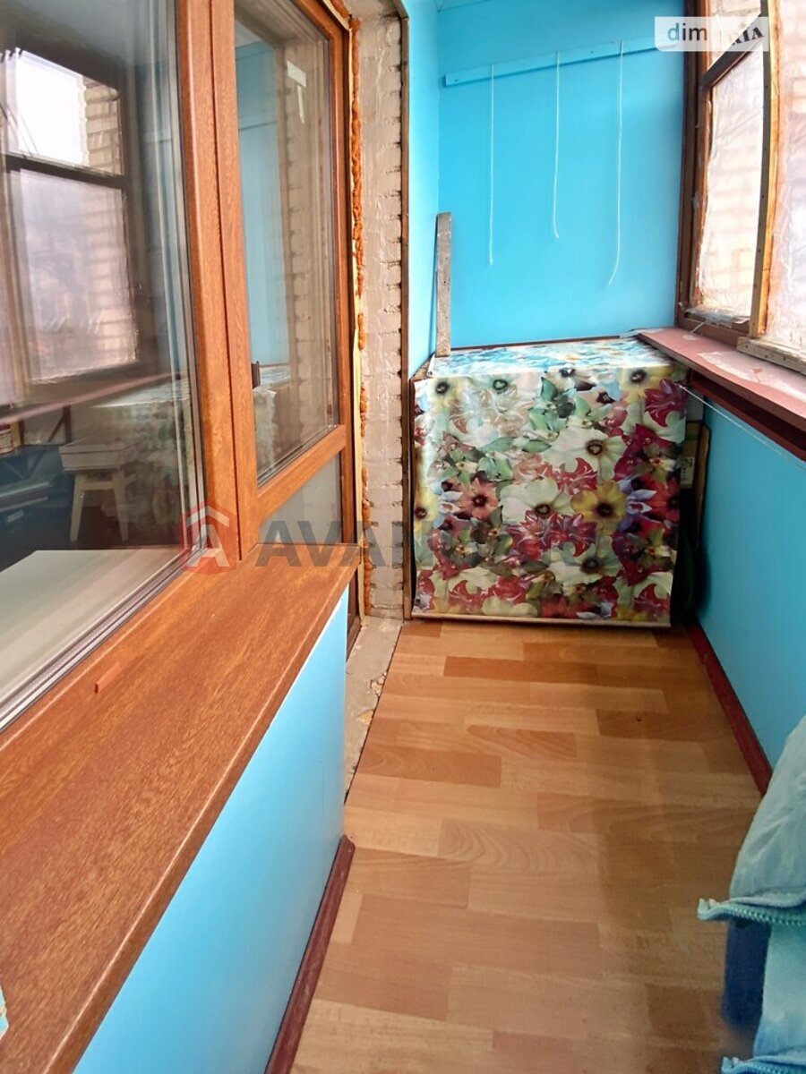 3 ��. ��������, 65/39/8 ��. �., 4/5 ������ ���� 9