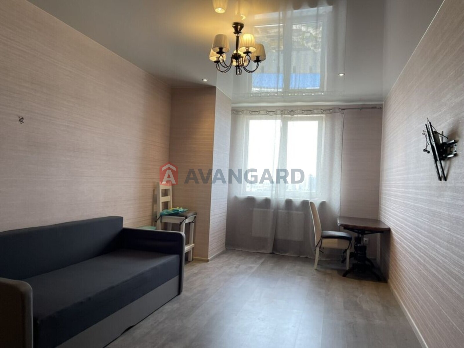 4 ��. ��������, 157/-/37 ��. �., 10/10 ������ ���� 16