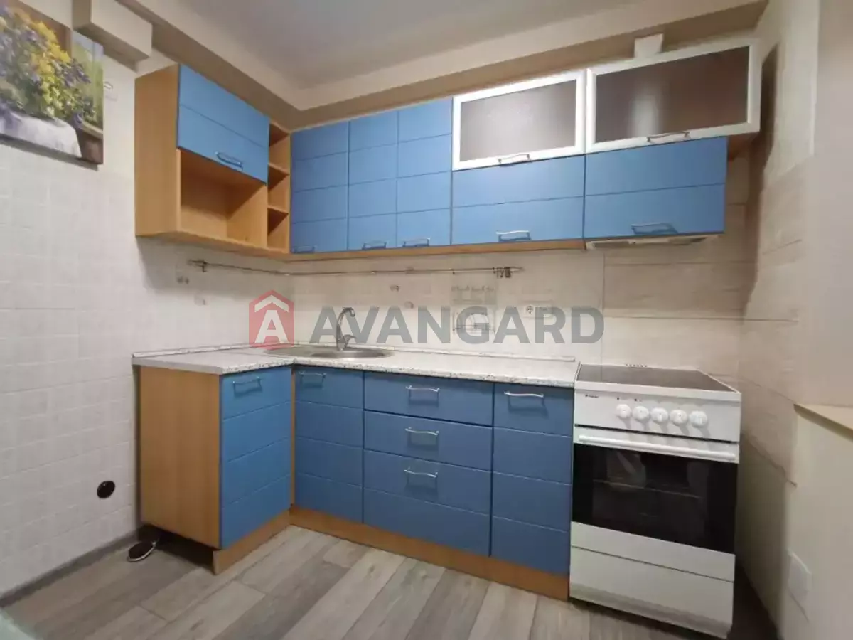 1 ��. ��������, 43/24/8 ��. �., 3/12 ������ ���� 10