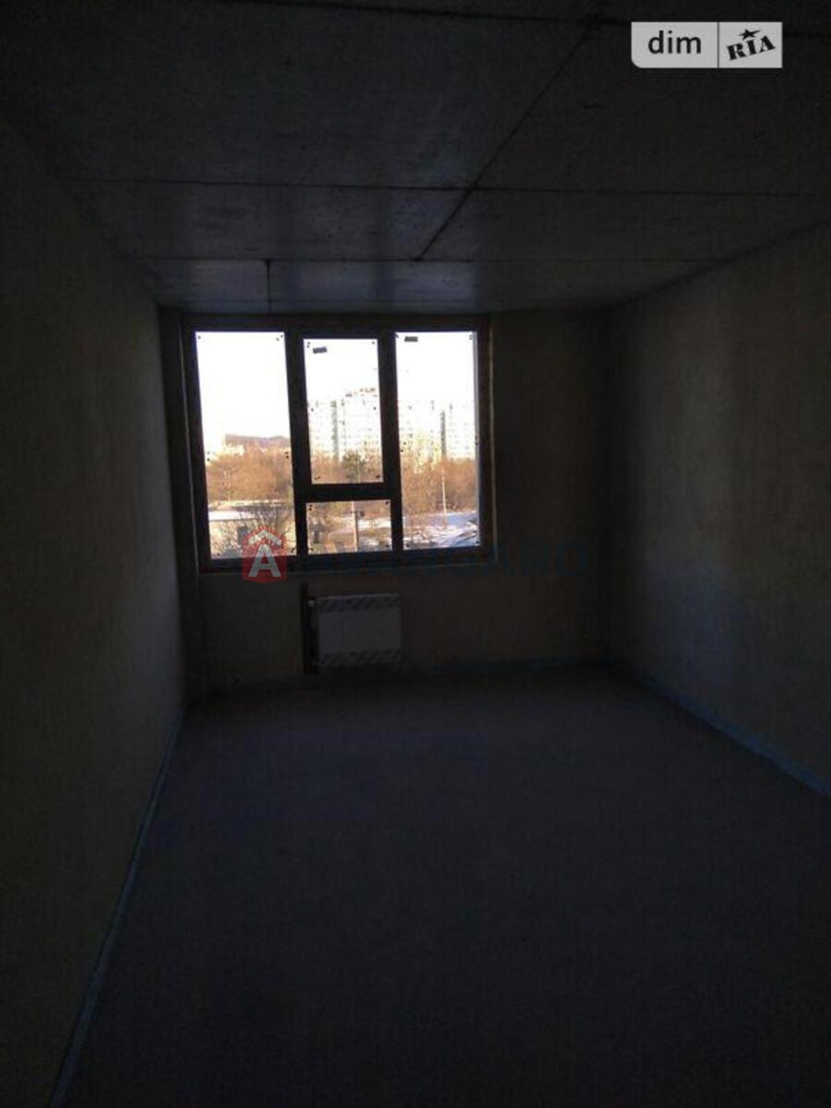 2 ��. ��������, 77/34/10 ��. �., 4/8 ������ ���� 5