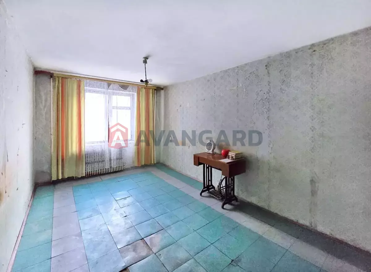 3 ����. ��������, 77/-/10 ��. �., 1/12 ���� ���� 4