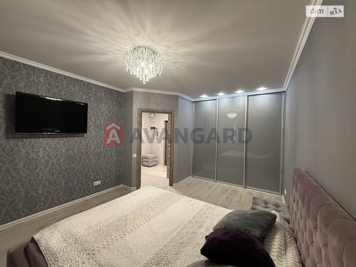 1 . , 46/22/13 . ., 8/12   13