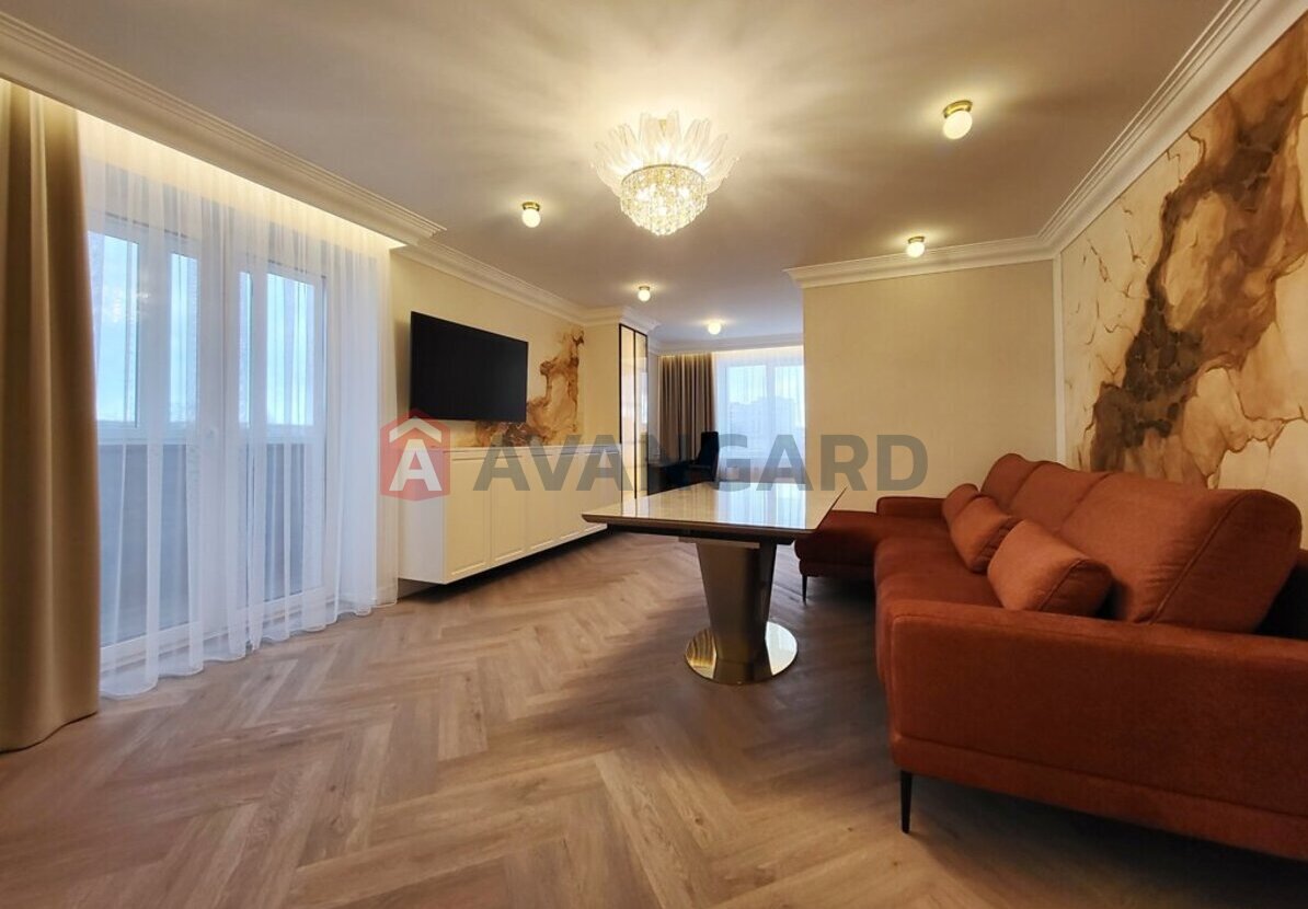 2 ��. ��������, 82/-/- ��. �., 8/9 ������ ���� 1