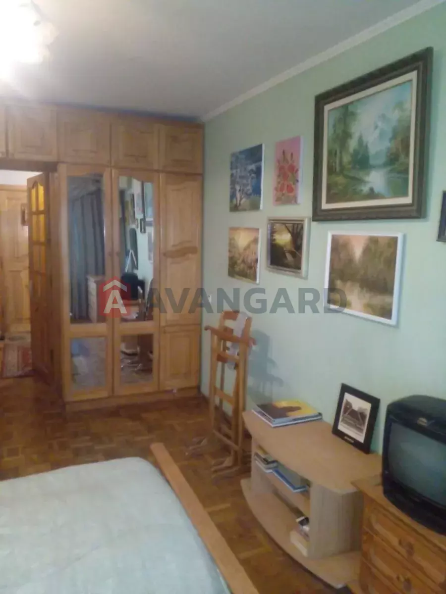 4 ����. ��������, 84/-/17 ��. �., 12/14 ���� ���� 8