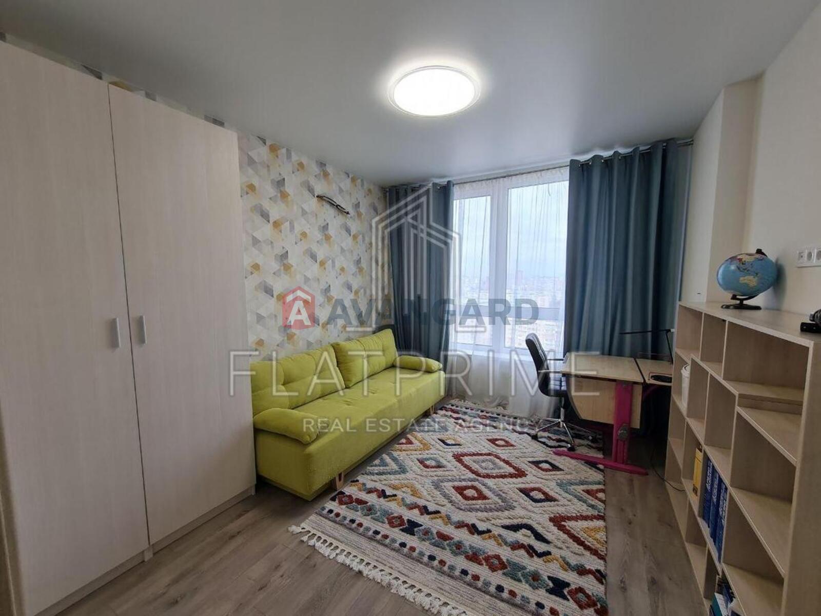 2 ��. ��������, 56/30/12 ��. �., 18/23 ������ ���� 4