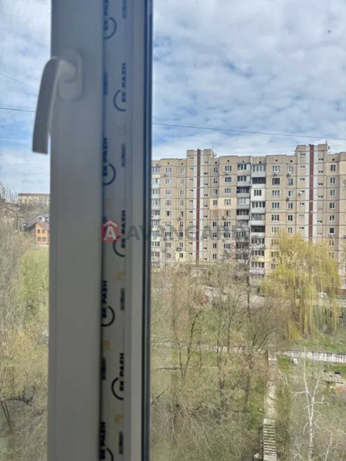 3 . , 70/-/7 . ., 9/9   10