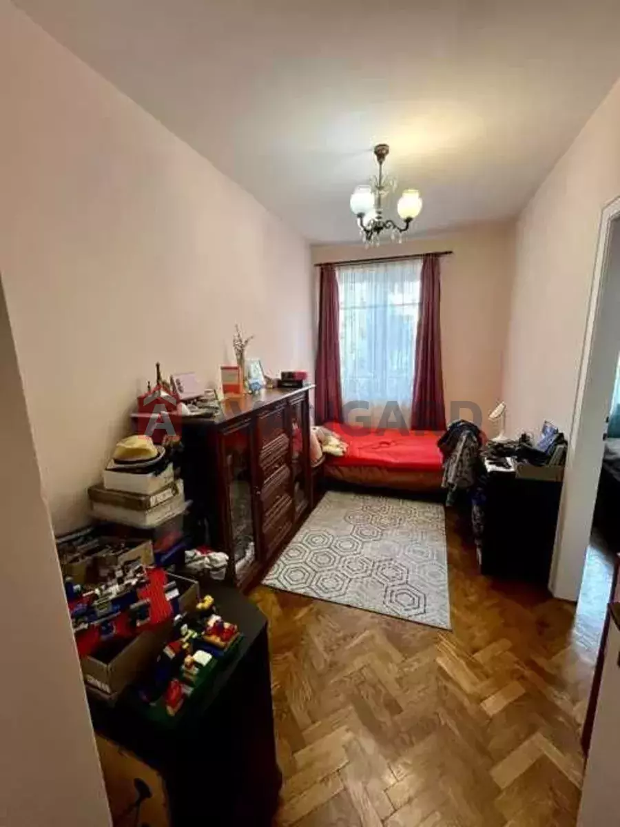 2 ��. ��������, 60/-/13 ��. �., 1/4 ������ ���� 4